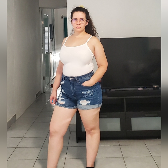 Basic strappy top - Picture 2 of 4